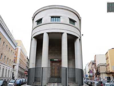 L�edificio fu progettato dall'architetto barese Pietro Favia e inaugurato il 21 Aprile del 1940 come sede dell�associazione mutilati e invalidi di guerra. Dopo essere stato abbandonato per decenni � stato restaurato e riaperto nel 2015